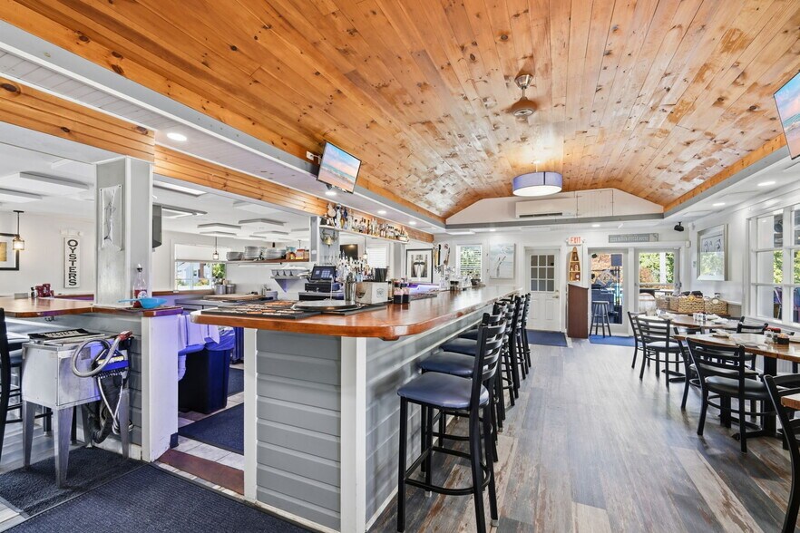 More Photos Of 20658 Wilkins Ave, Rock Hall Restaurant For Sale