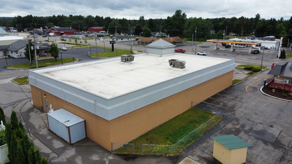 More Photos Of 2010 N Saint Helen Rd, Saint Helen Drugstore For Lease