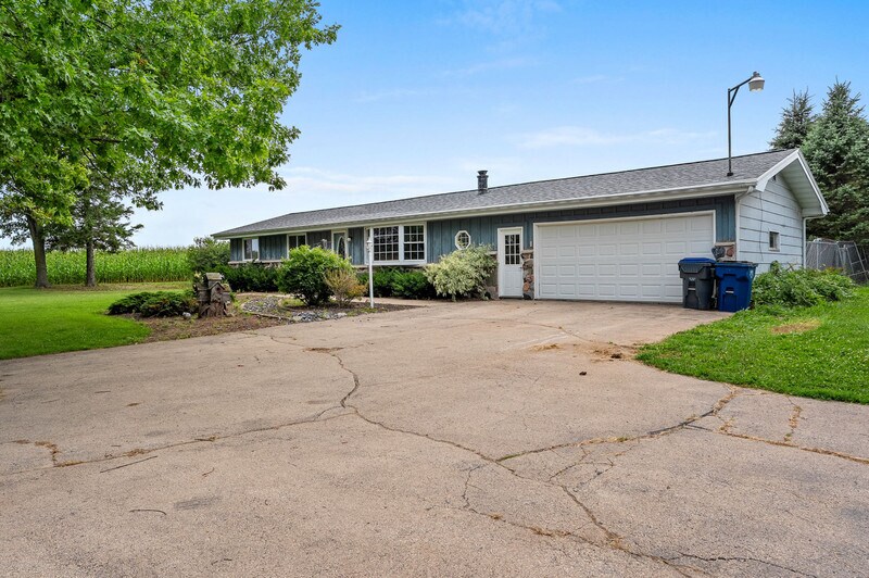 More Photos Of N5367 Mayflower Rd, Shiocton Office For Sale