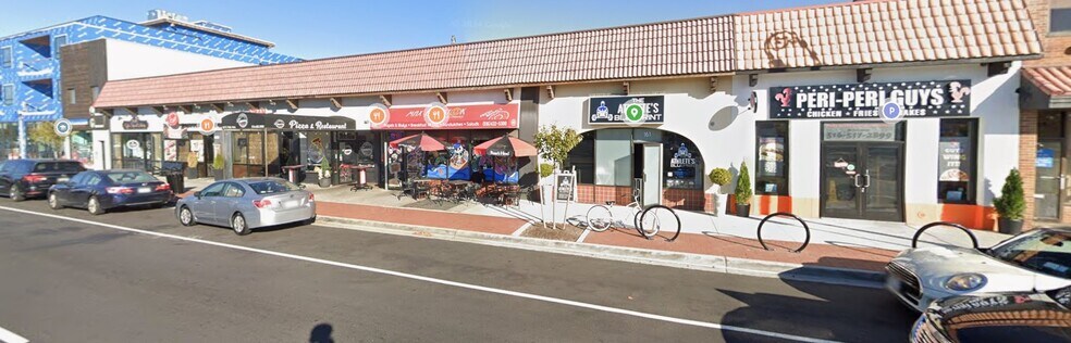 More Photos Of 151-161 E Park Ave, Long Beach Storefront For Lease