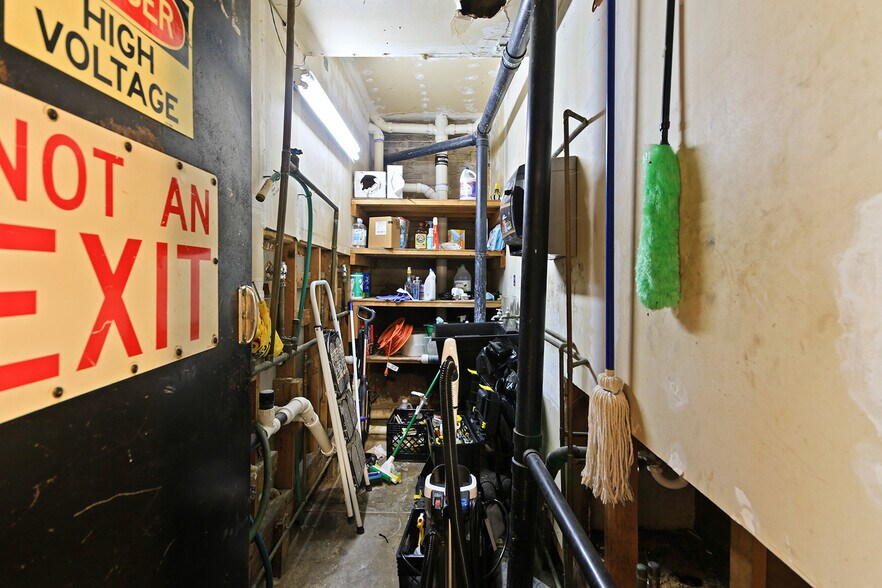 More Photos Of 105 Coal st, Mexico Specialty For Sale