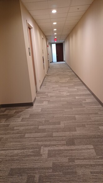 More Photos Of One Towne Sq, Southfield Office For Lease