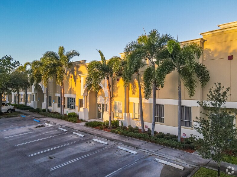 More Photos Of 10220 W State Road 84, Davie Flex For Lease