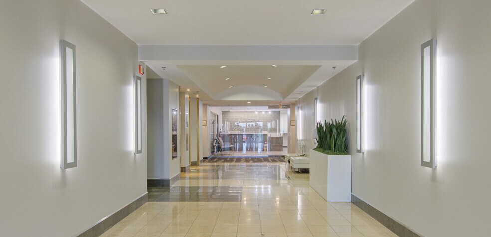 More Photos Of 1610 Des Peres Rd, Des Peres Unknown For Lease