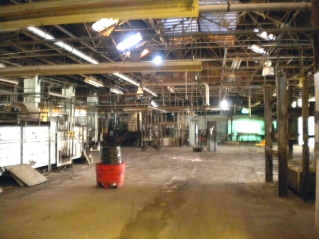 More Photos Of 1900 Liberty St, Mount Pleasant Manufacturing For Lease