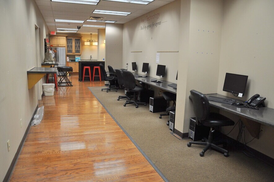 More Photos Of 1200 Premier Dr, Chattanooga Loft Creative Space For Lease