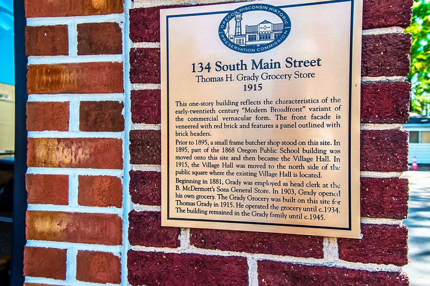 More Photos Of 134 S Main St, Oregon Restaurant For Sale