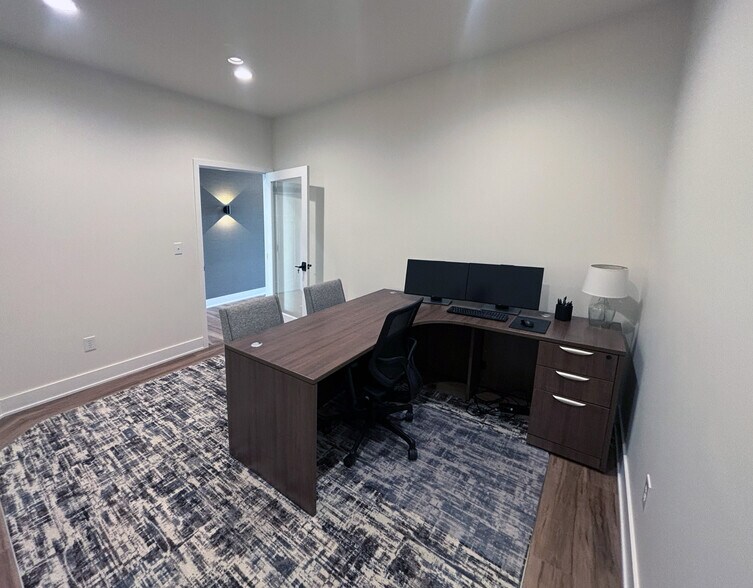 More Photos Of 7915 Stone Creek Dr, Chanhassen Coworking Space