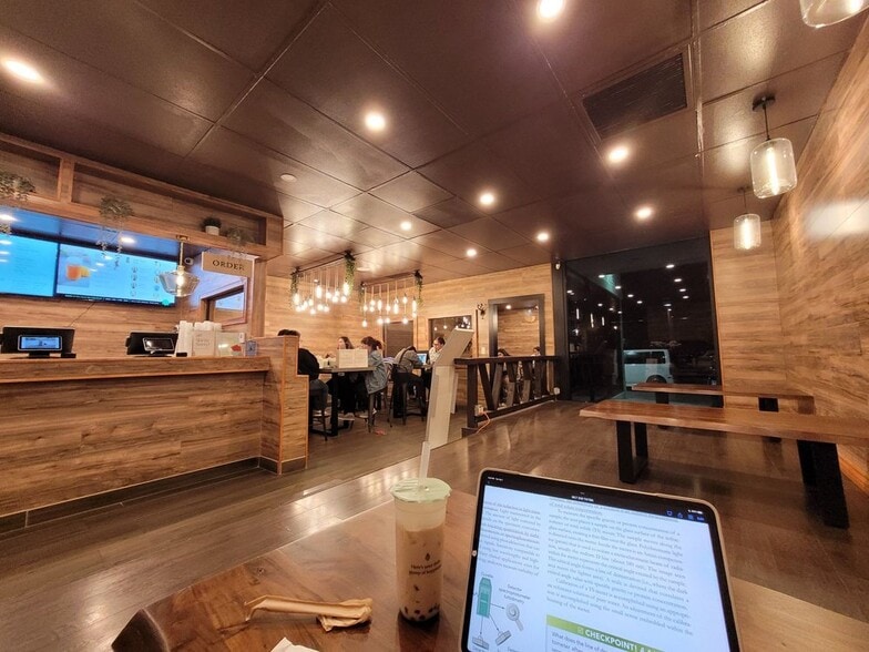 More Photos Of 1722 W 1st St, Santa Ana General Retail For Sale