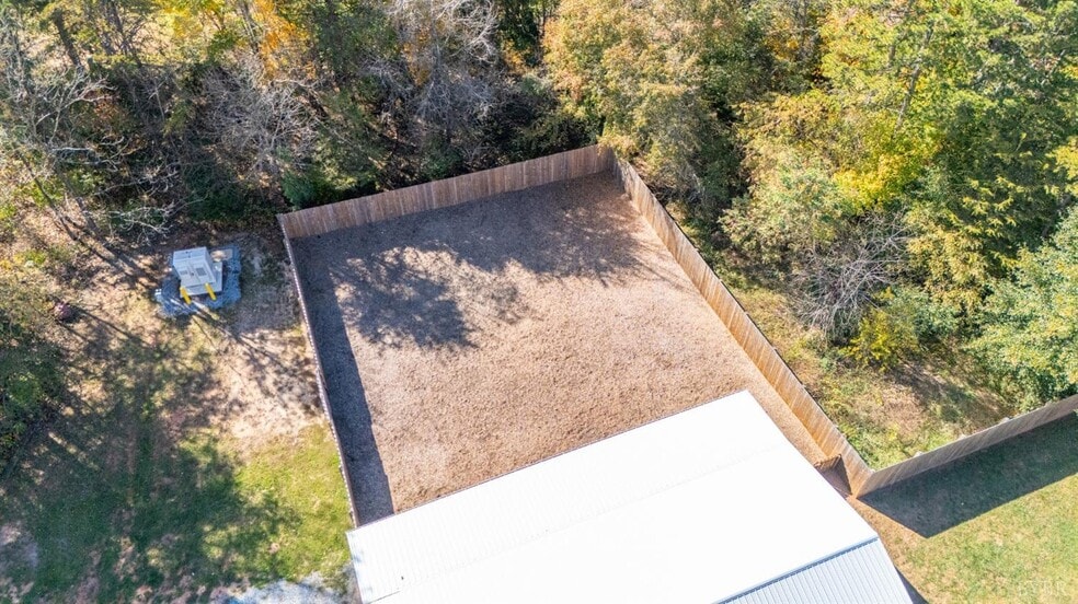 More Photos Of 273 Riverbend Rd, Altavista Showroom For Sale