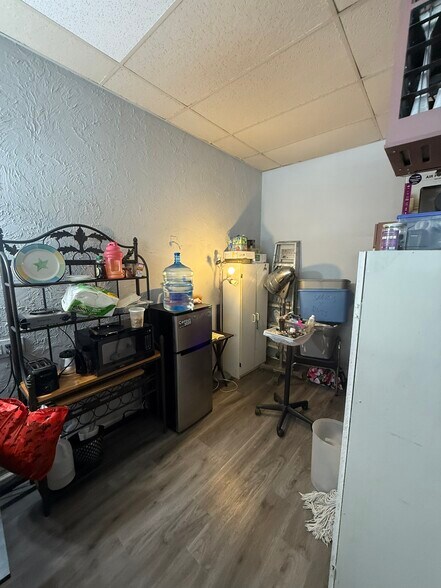 More Photos Of 3 S Wood St, Salinas Storefront Retail Residential For Sale