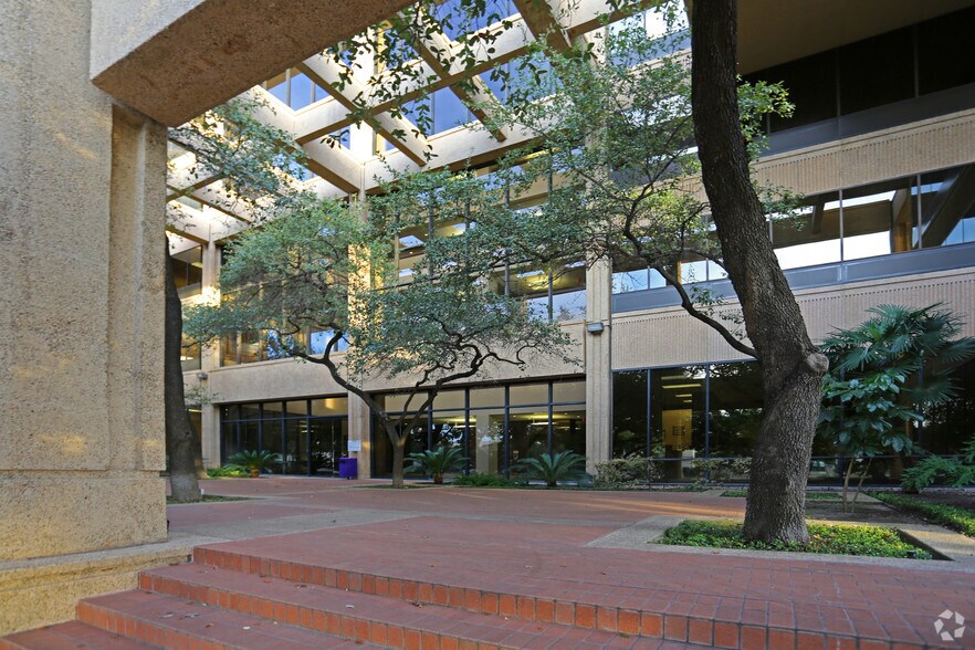 More Photos Of 4040 Broadway St, San Antonio Coworking Space