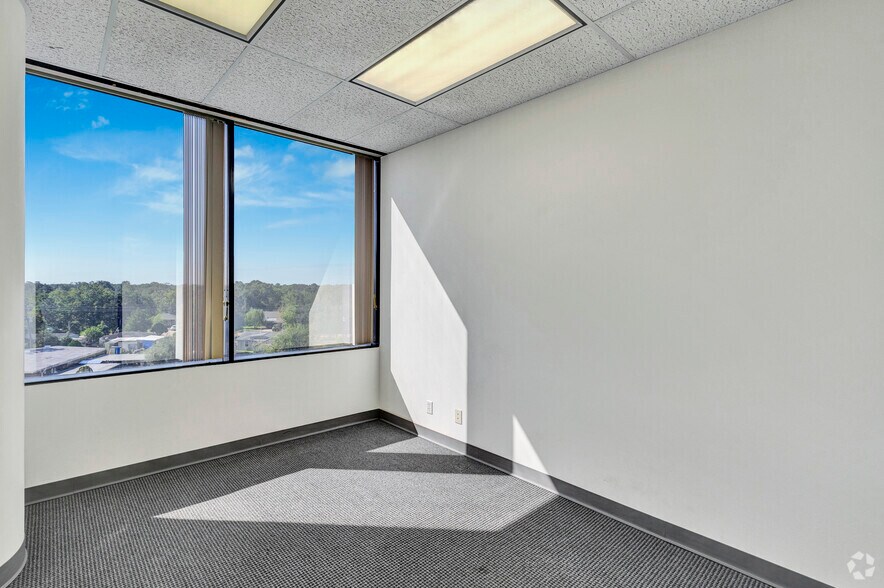 More Photos Of 213 W Southmore Ave, Pasadena Coworking Space