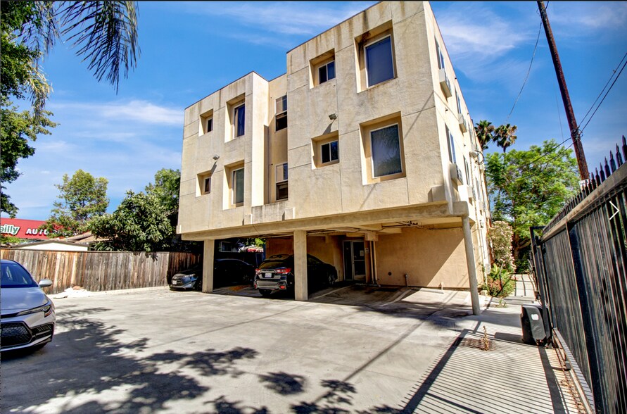 More Photos Of 5073 Huntington Dr N, Los Angeles Apartments For Sale