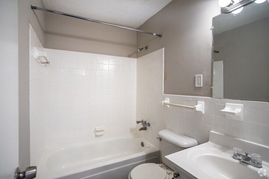 More Photos Of 3985 New Willow Ave, Memphis Apartments For Sale