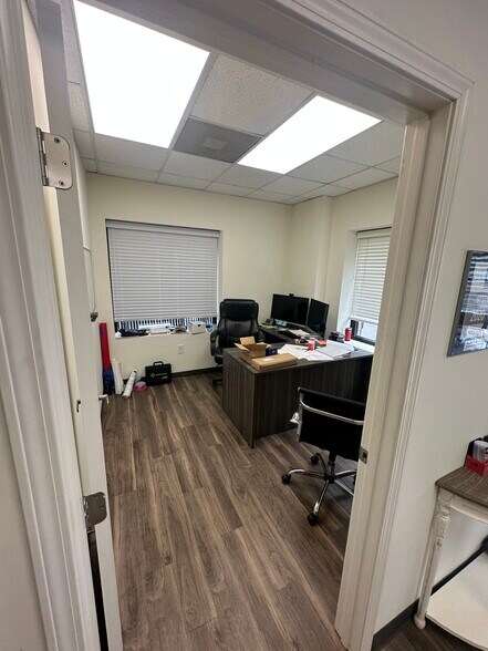 More Photos Of 4413 Mendi Ct, Suwanee Warehouse For Lease