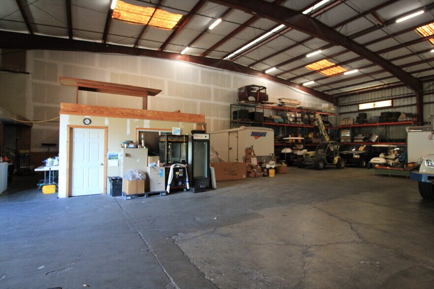 More Photos Of 94-059 Leokane St, Waipahu Warehouse For Lease