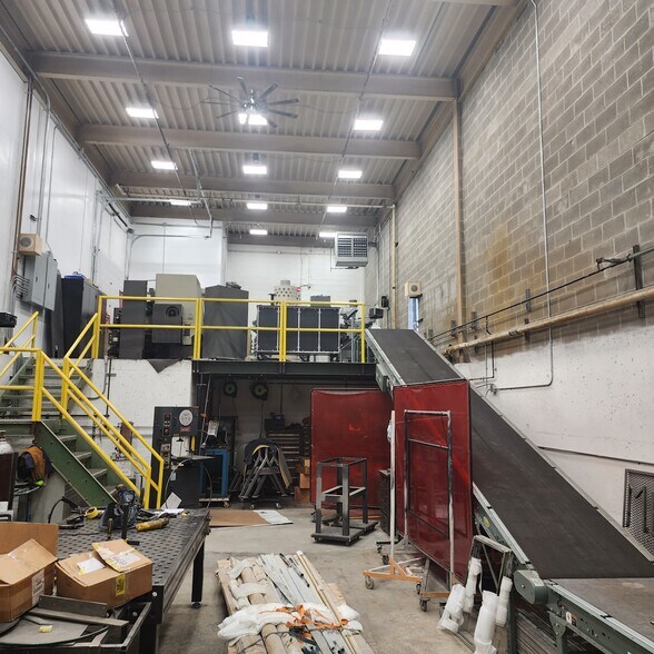 More Photos Of 100 Lawton St, Torrington Manufacturing For Lease