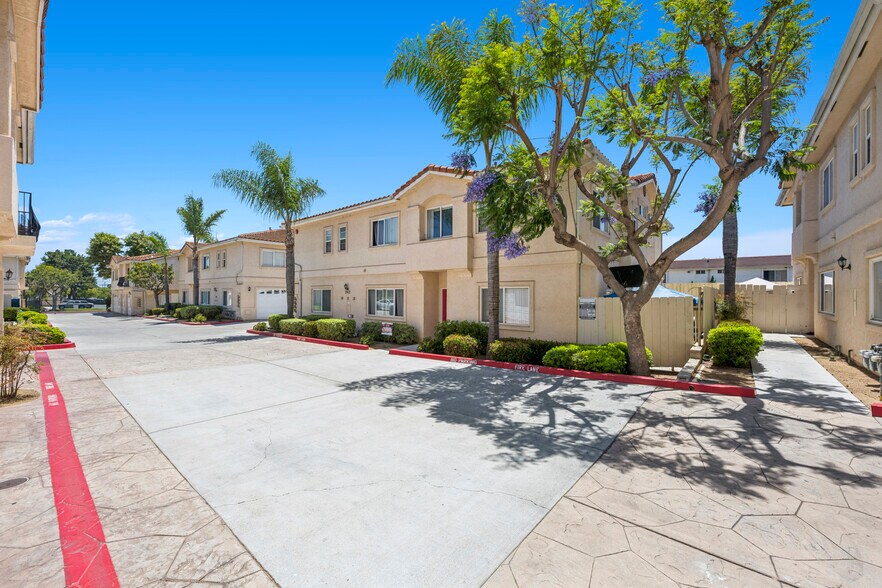 More Photos Of 242 Kennedy St, Chula Vista Apartments For Sale