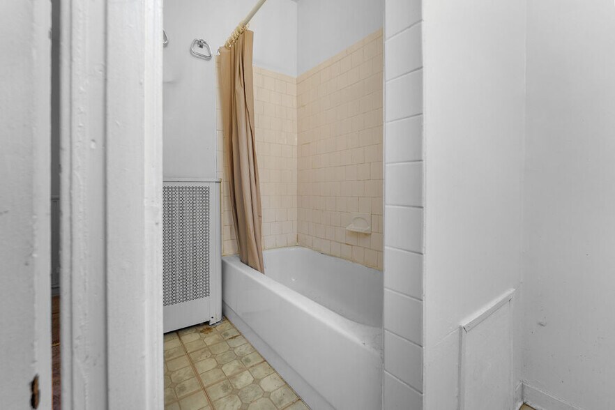 More Photos Of 2206-2208 Naylor Rd SE, Washington Storefront Retail Residential For Sale