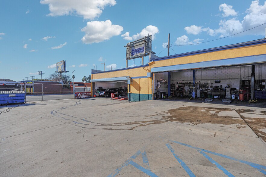 More Photos Of 4401 Beverly Blvd, Los Angeles Auto Repair For Sale