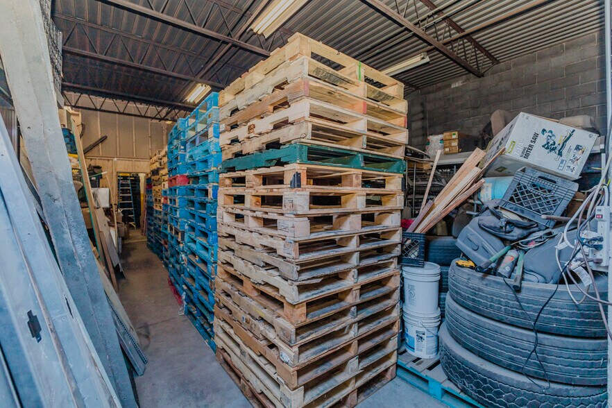 More Photos Of 925 E 19th St, Wichita Warehouse For Sale