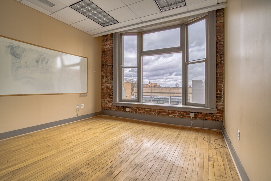 More Photos Of 686 Main St, Buffalo Loft Creative Space For Lease
