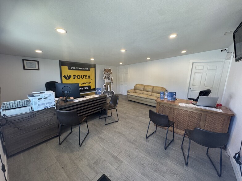 More Photos Of 4315 Pacific Ave, Forest Grove Auto Dealership For Lease