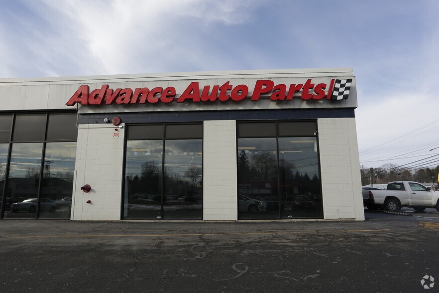 More Photos Of 100 Larrabee Rd, Westbrook Storefront For Lease