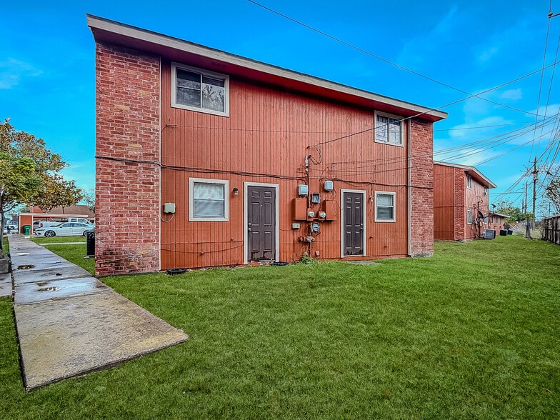 More Photos Of 3701-3740 Thornberry Ct, Corpus Christi Apartments For Sale