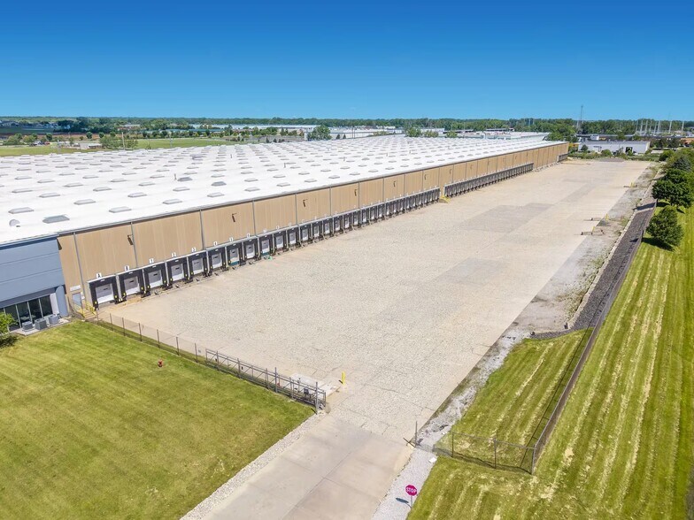 More Photos Of 475 Superior Ave, Munster Warehouse For Lease