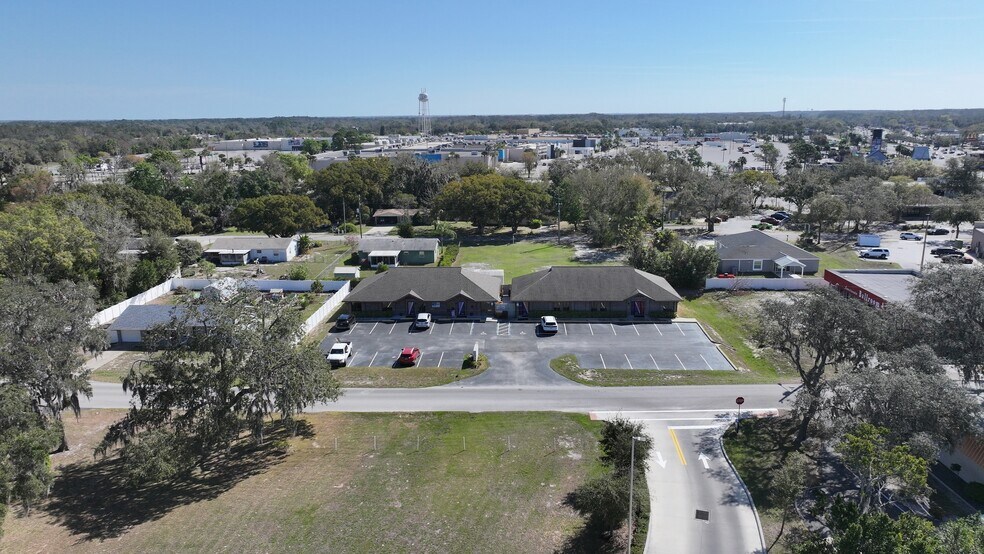 More Photos Of 32644 Blossom ln, Leesburg Office For Sale