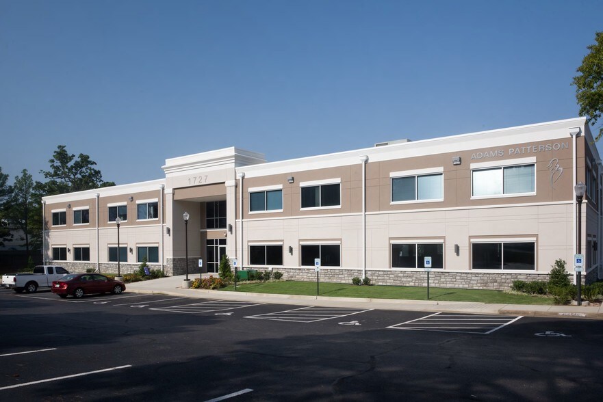 Primary Photo Of 1727 Kirby Pky, Memphis Medical For Lease