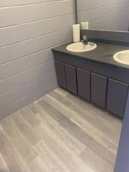 More Photos Of 10-28 Third St, Lansdowne Manufacturing For Sale