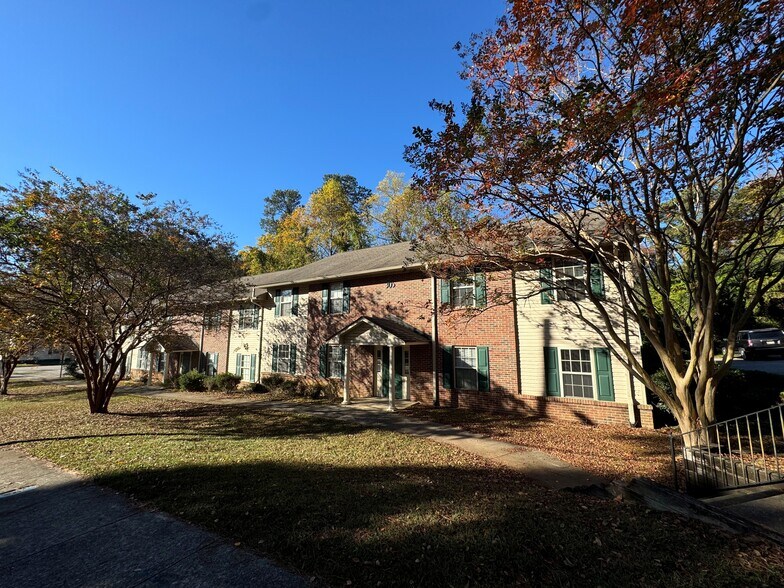 Primary Photo Of 301-307 Hinsdale Ave, Fayetteville Apartments For Sale