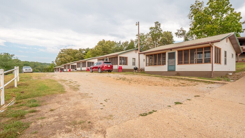 More Photos Of 509 LB Cook Memorial Dr, Theodosia Hotel For Sale