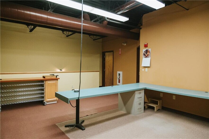 More Photos Of 81 Western Industrial Dr, Cranston Warehouse For Sale