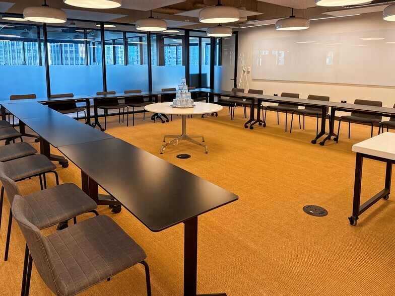 More Photos Of 1601 5th Ave, Seattle Coworking Space