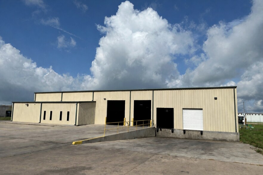 More Photos Of 34294 Sunset Ln, Brookshire Warehouse For Sale