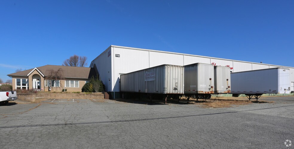 More Photos Of 7712 Boeing Dr, Greensboro Warehouse For Lease