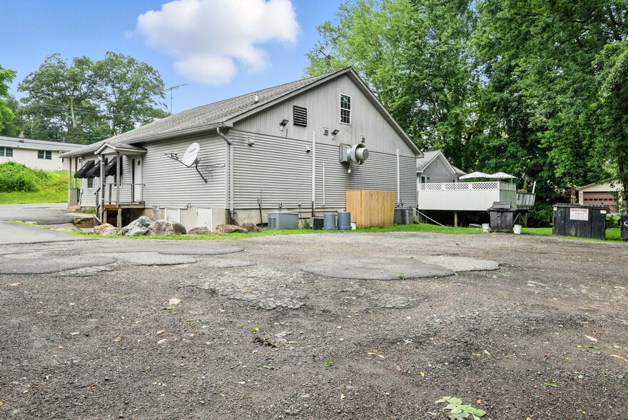More Photos Of 260 Espanong Rd, Lake Hopatcong Restaurant For Sale