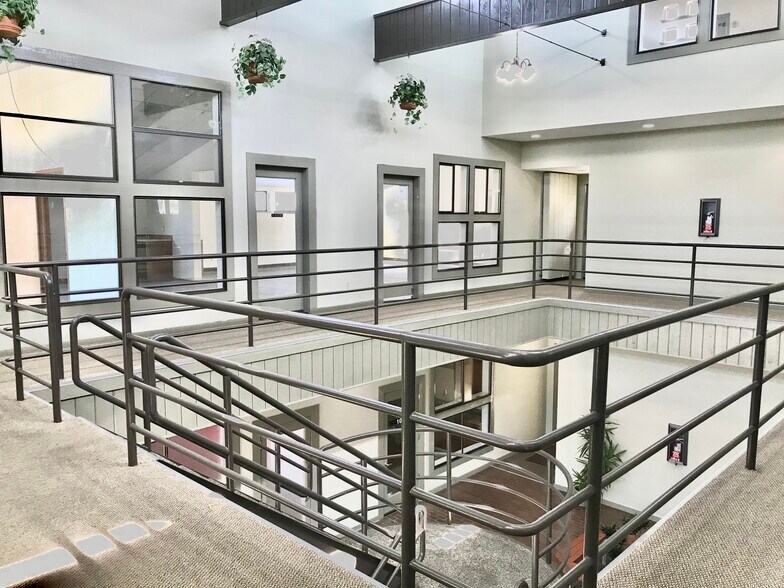 More Photos Of 22014 7th Ave S, Des Moines Medical For Lease