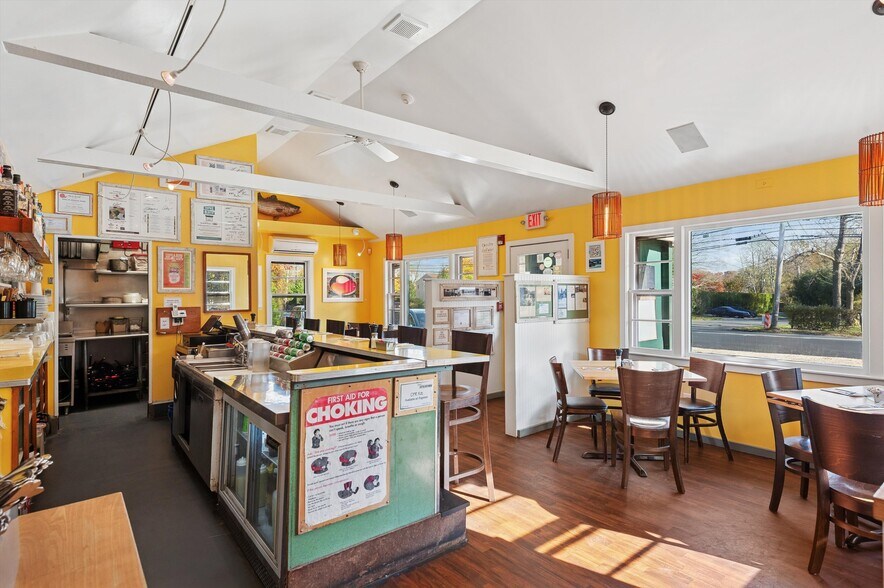 More Photos Of 1615 Bridgehampton, Sag Harbor Restaurant For Sale