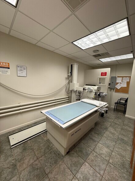 More Photos Of 6701 Bergenline Ave, West New York Office For Sale
