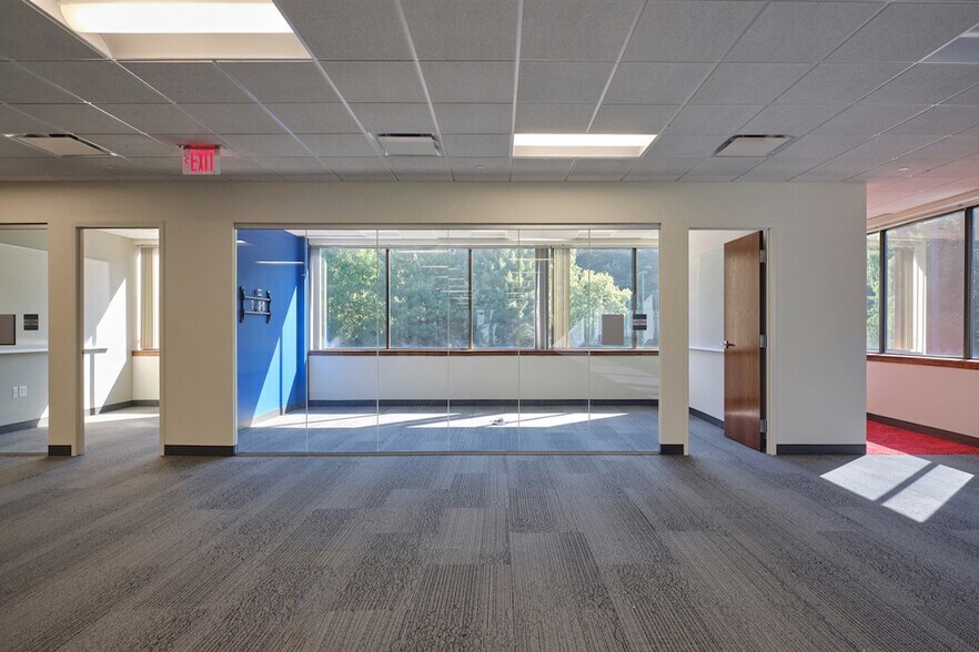 More Photos Of 35 Corporate Dr, Trumbull Medical For Lease