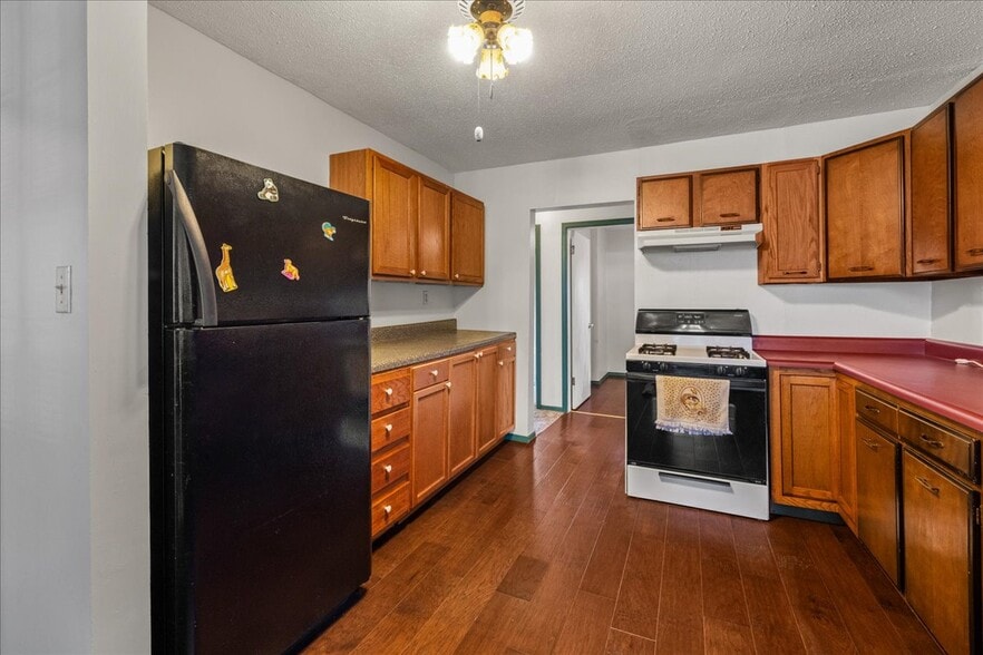 More Photos Of 1201 & 1203 SW I street St, Bentonville Flex For Sale