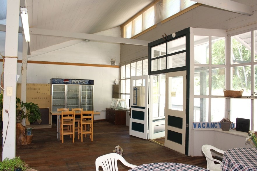 More Photos Of 6750 Or-126 Hwy, Florence Marina For Sale