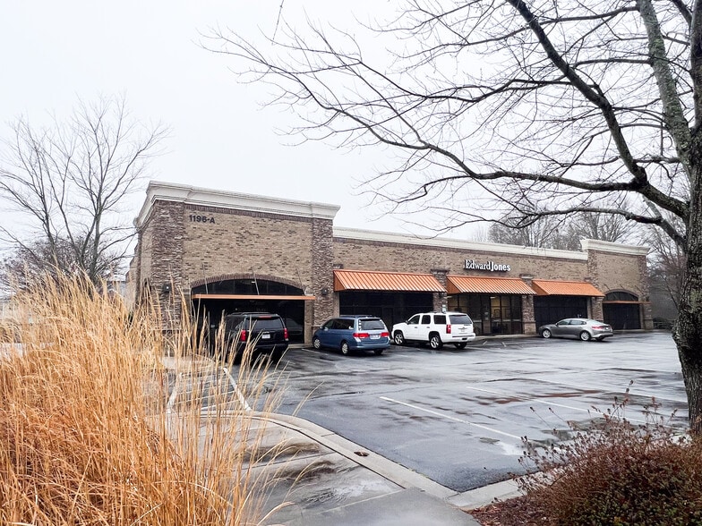 More Photos Of 1196 Pleasant Ridge Rd, Greensboro Research And Development For Lease