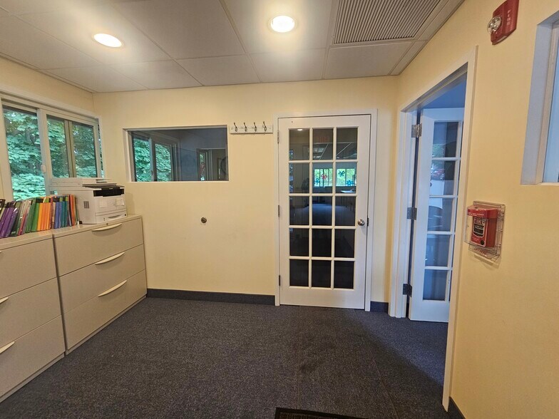 More Photos Of 124 Main St, Huntington Medical For Lease