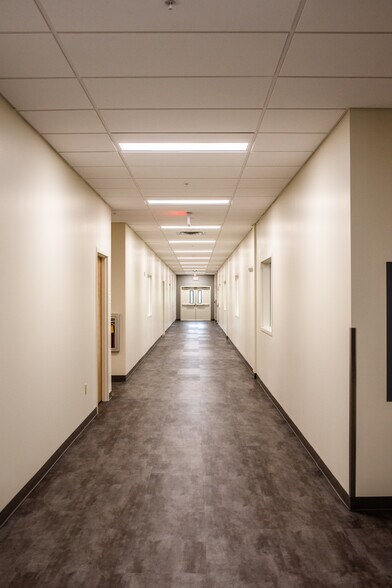 More Photos Of 14189 NW 129th Way, Alachua Office For Lease